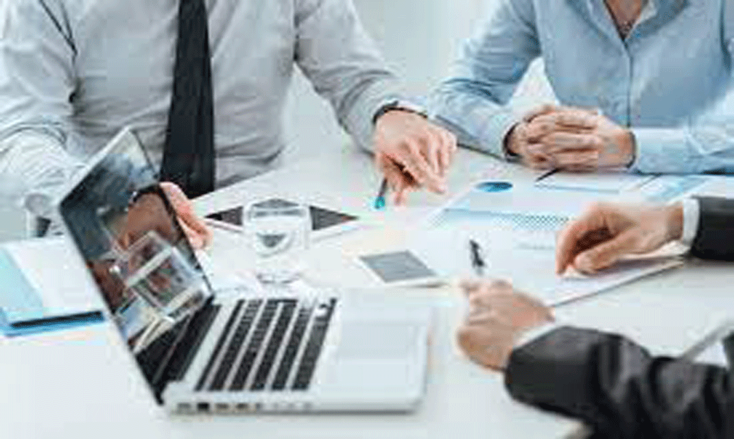 أستراتيجيات وتقنيات إعداد وإدارة العقود والحد من المخاطر المالية والقانونية